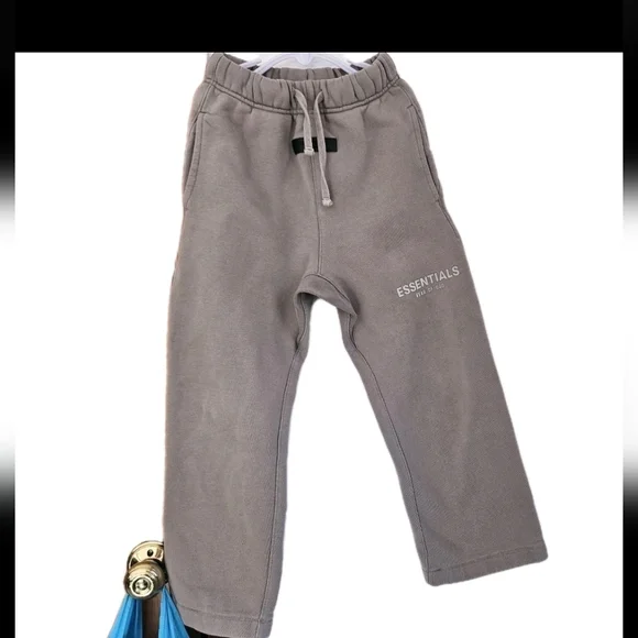 Fear of God Essentials Kids Sweatpants Dark Oatmeal Taupe Logo Fleece Pants Sz 8 - Picture 1 of 6